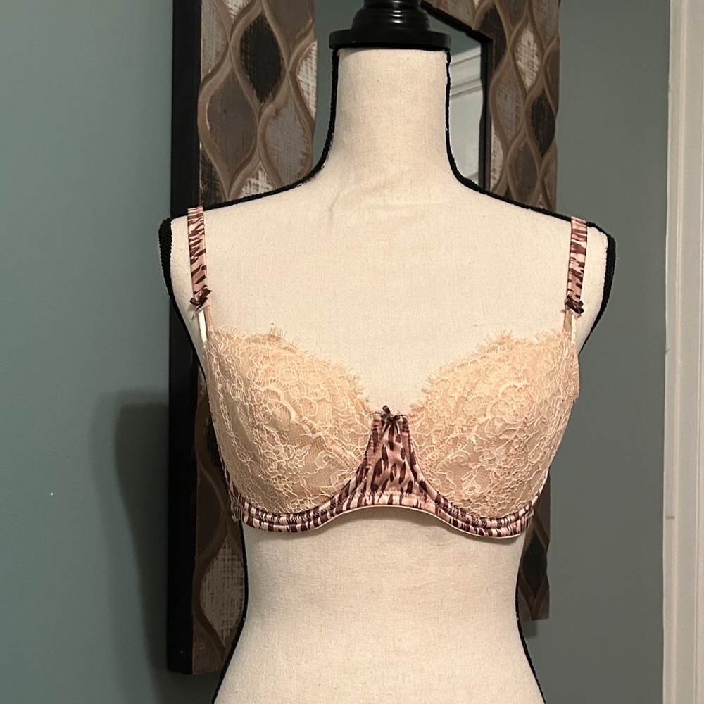 Victoria’s Secret cream and leopard lace underwire bra no padding 34DD